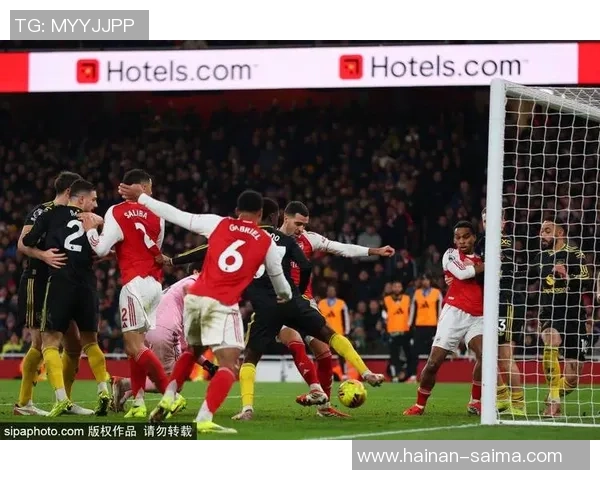 欧联杯阿森纳与多特蒙德激战成平局红牌争议引发全场热议